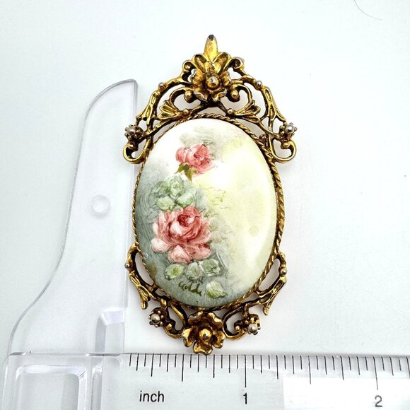 Hand-Painted Floral Porcelain Vtg Brooch Pin Gold-Tone Signed Ornate Frame - Picture 3 of 9